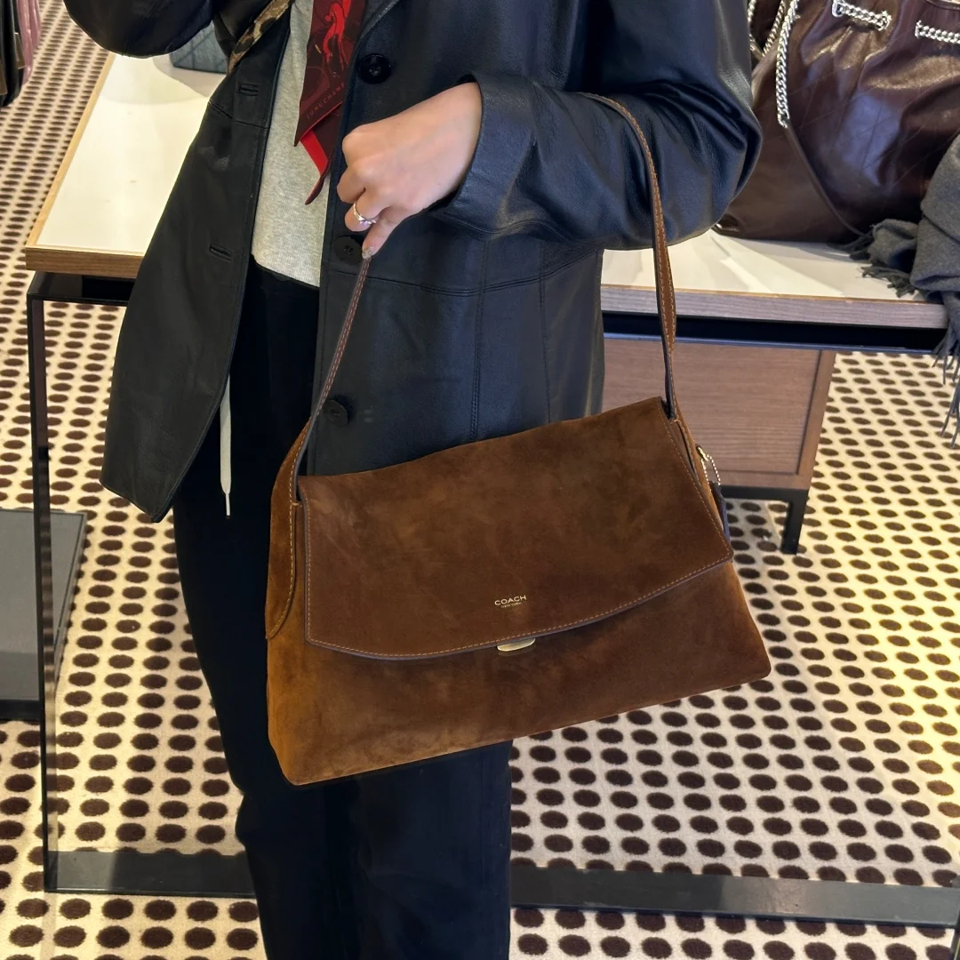 Coach CHELSEA托特包不靠名人加持默默熱賣！尺寸怎麼挑？這裡買現省千