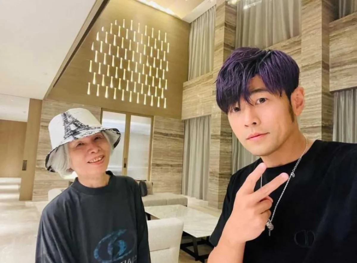 周杰倫母親節曬照，葉惠美時尚帽子哲學