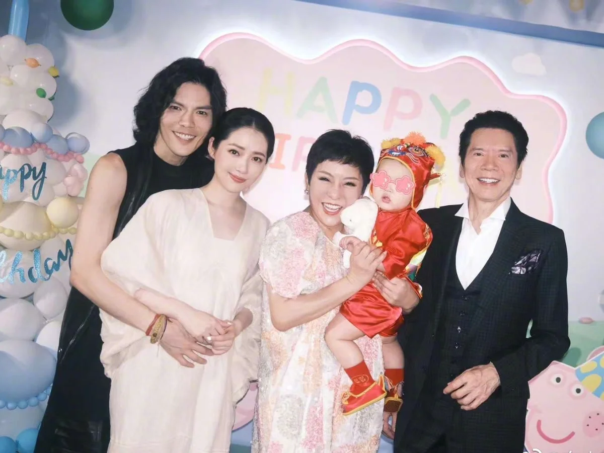向華強大讚媳婦郭碧婷「會守財、不浪費」