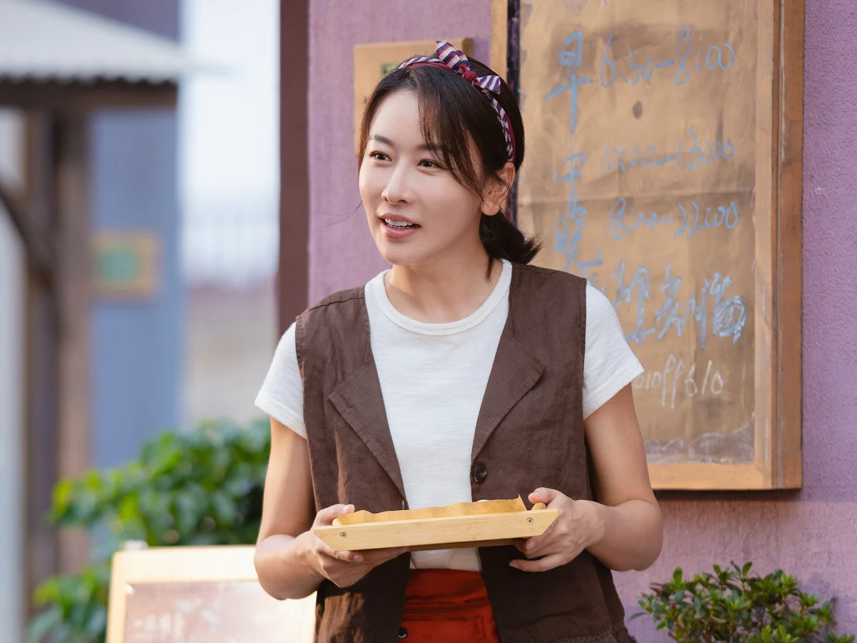 4.生肖兔女