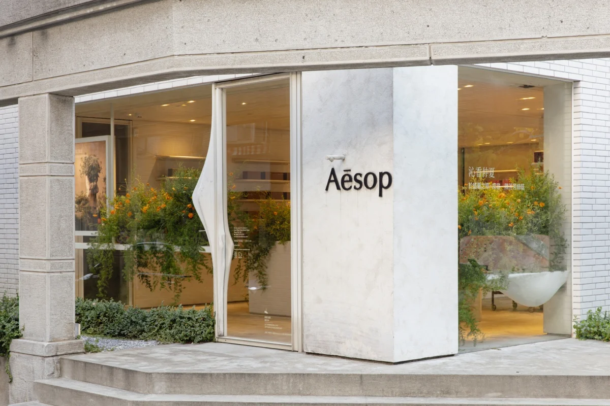 batch_【情境圖5】沁香仲夏&mdash;&mdash;Aesop 夏季期間限定的街角花店
