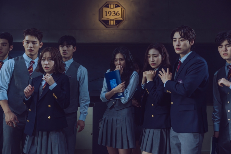 Netflix校園復仇韓劇《名校的階梯》該追嗎?校園版黑暗榮耀劇情、角色介紹,必追看點連假追完它