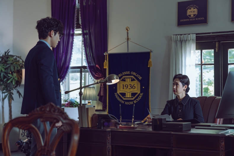Netflix校園復仇韓劇《名校的階梯》該追嗎?校園版黑暗榮耀劇情、角色介紹,必追看點連假追完它