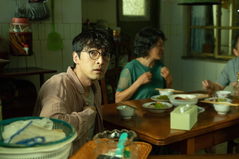 根本陸版《有生之年》!胡歌新片男神變魯蛇，電影《走走停停》有感金句微博爆論