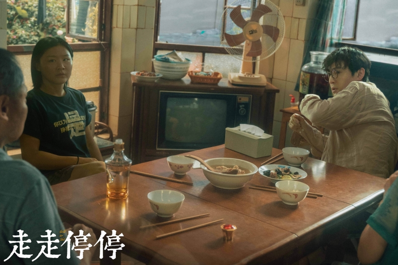 根本陸版《有生之年》!胡歌新片男神變魯蛇，電影《走走停停》有感金句微博爆論