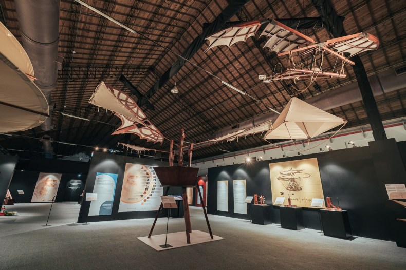 逛展兼拍網美大照！teamLab光影展士林現蹤、台北達文西展覽讓你變身蒙娜麗莎