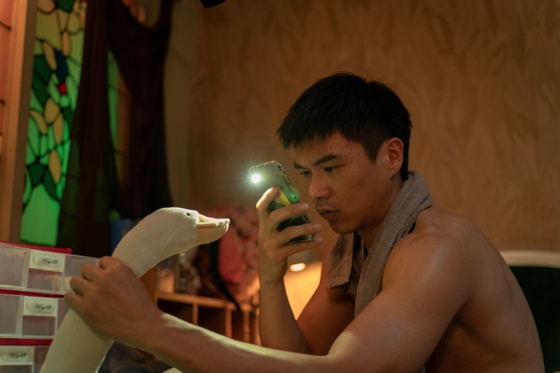 吳慷仁情慾大解放！電影《破浪男女》當約泡渣男、全裸演出還疑似有走光