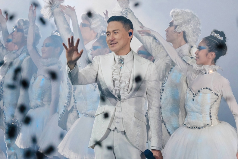 張學友堅持抱病完場！嘆「我盡力了」，與歌迷相約明年3月小巨蛋再見