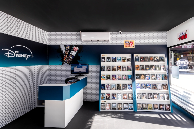 DVD出租店重現台北信義區街頭！Disney+集結戲劇實景打造影音快閃店