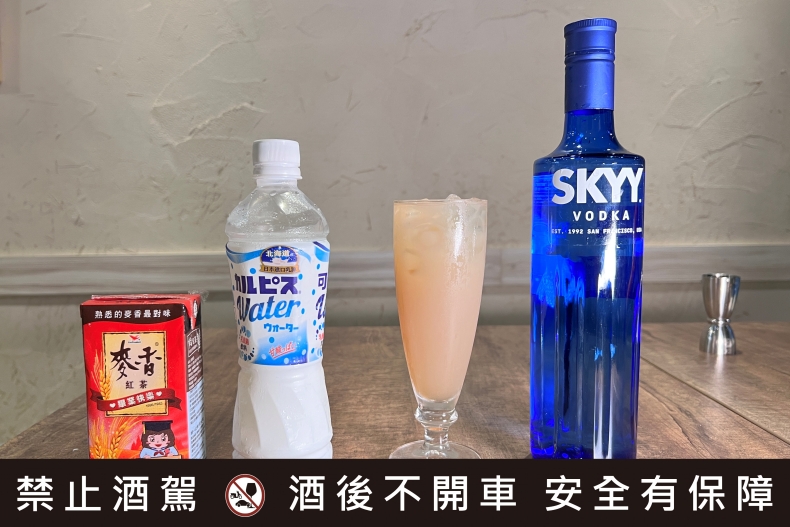 30秒就能完成!6款「超商版居家調酒」酒單推薦:威士忌+草莓鮮奶茶超好喝