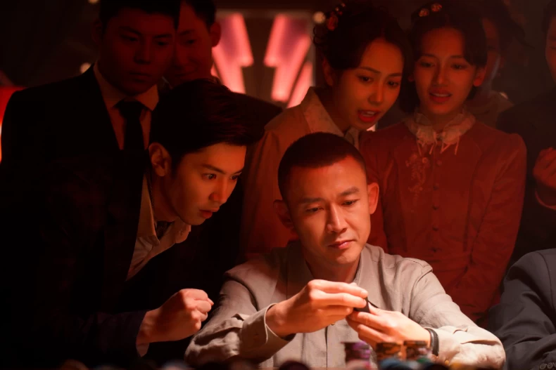 《暗夜與黎明》劇情亮點3.緊湊的劇情&times;深刻的主題