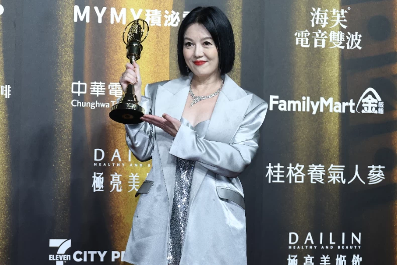連2天奪獎含淚感嘆:「上輩子救了很多人」