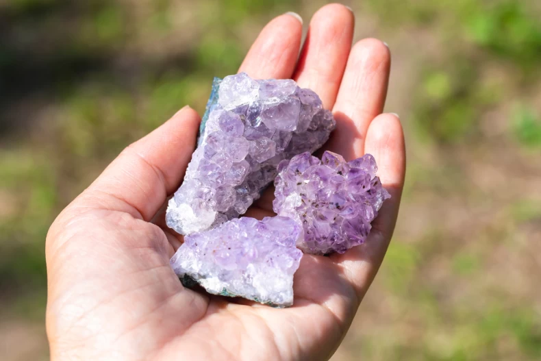 水瓶座：紫水晶