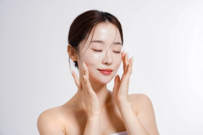 「手塗」化妝水用法2.角質肥厚肌:以按壓深入毛孔
