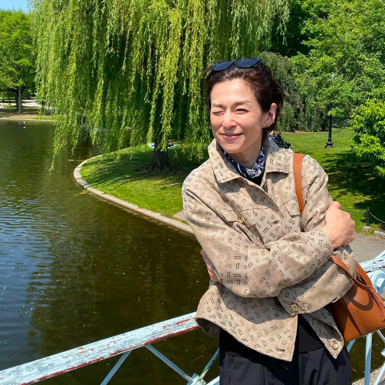 插入位置:聚少離多的婚姻最終以分開收場