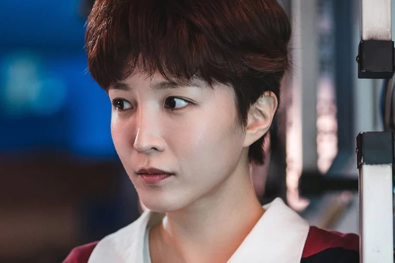 《問問星星吧》配角陣容：李礎熙 飾 多娜&middot;李