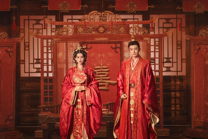 《桃花映江山》開播評價:在劫難桃cp顏值絕配鬥智鬥勇,純恨夫妻拉扯挑逗性張力拉滿熱度狂飆