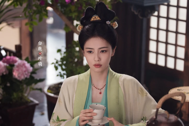 女主角:白鹿 飾 葉璃