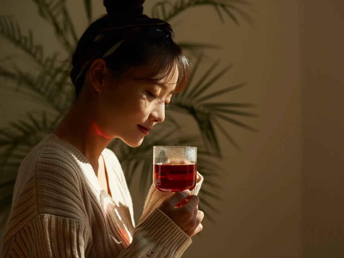日本茶有許多不同種類，而當中最多人問的問題之一就是到底綠茶和抹茶有甚麼分別。