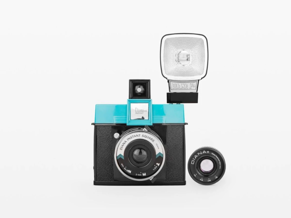 Diana Instant Square 方形即影即有相機連 Diana F_ 閃光燈及玻璃鏡頭套裝&nbsp;