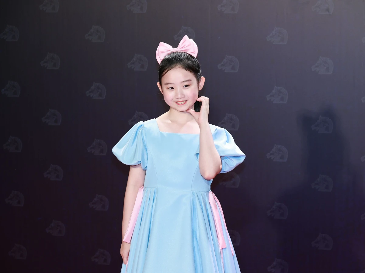 葉子綺《左撇子女孩》