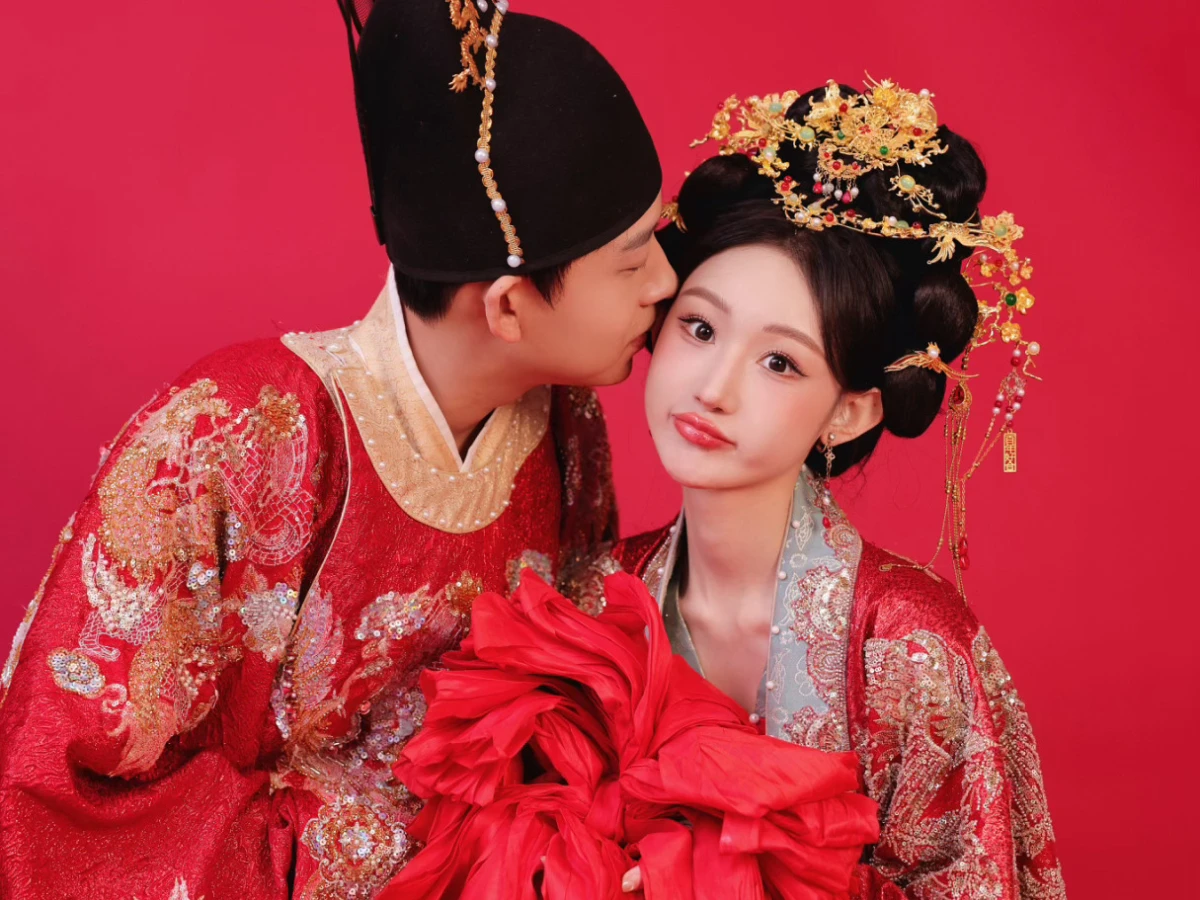尼可拉斯凱吉娶小31歲日本女星芝田璃子！約會5次就求婚，5段婚姻遭諷「用換手機的速度在換妻」