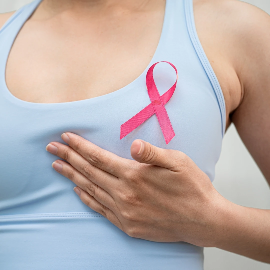 乳癌年輕化!權威警告:「每天做的這習慣」正在誘發乳癌,90%女生恐已踩雷