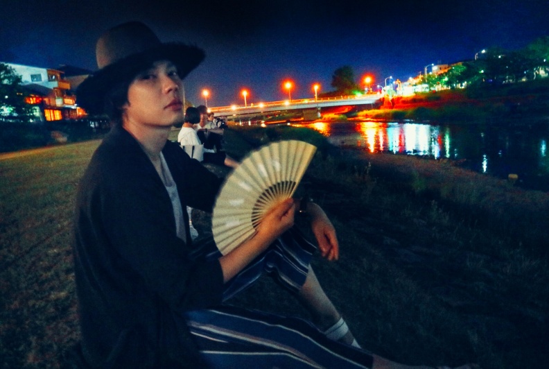 5女大京都鴨川.jpg