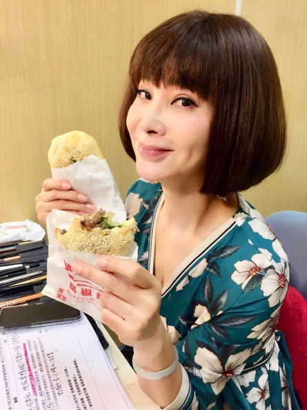 嗑光整個便當照樣瘦！61歲陳美鳳食量大、愛吃米飯靠5招沒胖過
