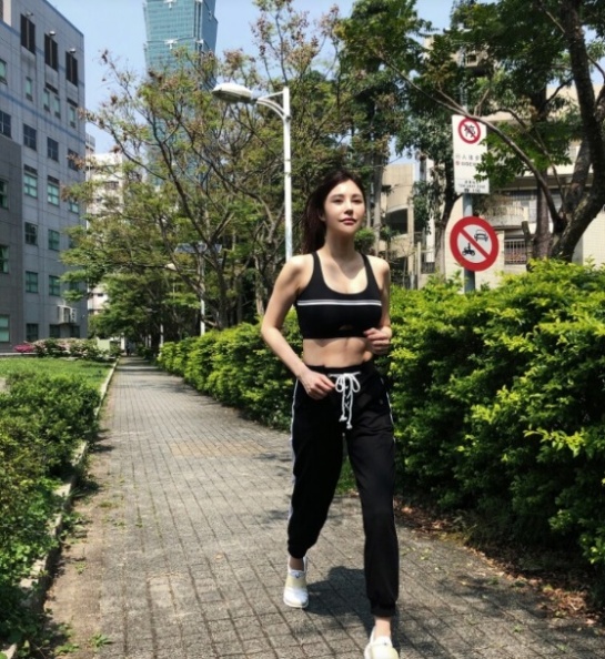 比慢跑不累卻更有效燃脂！穆熙妍大推「間歇跑走法、不挨餓菜單」