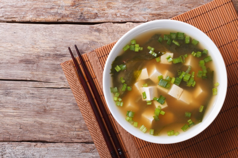 shutterstock 247458241 - shutterstock_247458241.jpg 餓到睡不著,好想吃消夜!不怕,醫生說消夜吃「這3樣」完全不怕胖還會瘦