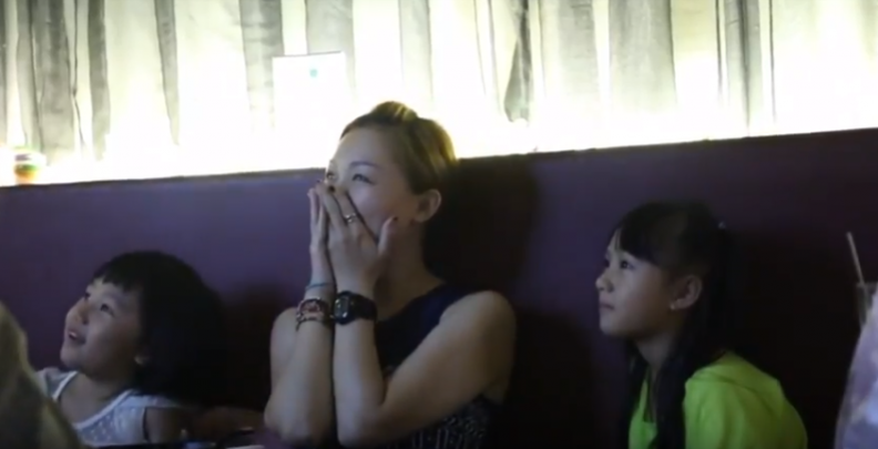 求婚影片截圖1 - 求婚影片截圖1.png 浪漫永遠不嫌late! 超催淚求婚企劃,結婚11年補下跪求婚逼哭妻