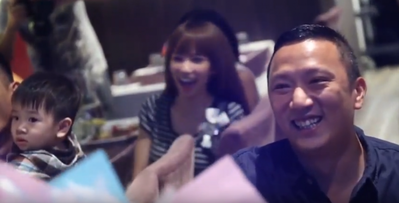 求婚影片截圖2 - 求婚影片截圖2.png 浪漫永遠不嫌late! 超催淚求婚企劃,結婚11年補下跪求婚逼哭妻
