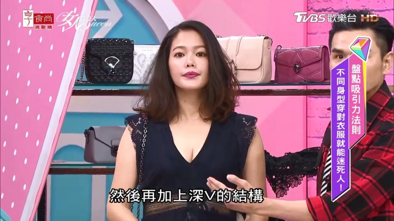 Kevin示範-直紋蕾絲A字裙-收縮身型超藏肉!女人我最大-20180806.mp4 20180809 165832.578 - Kevin示範-直紋蕾絲A字裙-收縮身型超藏肉!女人我最大-20180806.mp4_20180809_165832.578.jpg Kevin老師示範:肉肉女穿直紋蕾絲A字裙,收縮身型超藏肉!