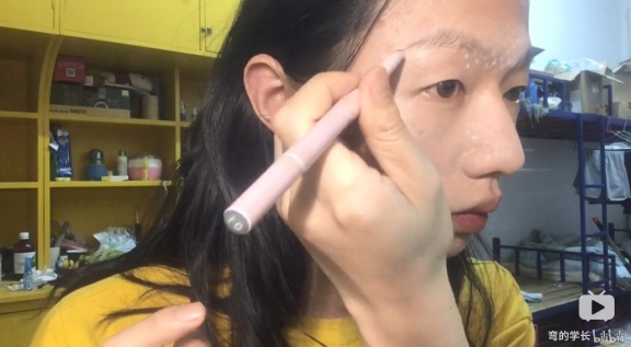 男人都比我美！「整容變性妝容」看完我都跪下了！