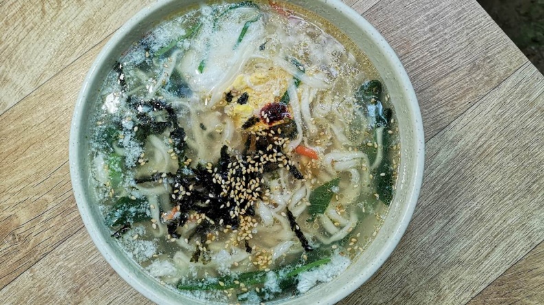釜山人才知道的秘境！CP值超高煎餅店，一口煎餅一口馬格利酒，超級滿足