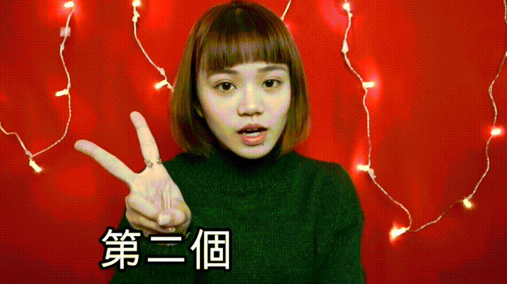 當網美起手式：遮口臭、找頭蝨⋯網美大頭貼必備拍照pose請收下！