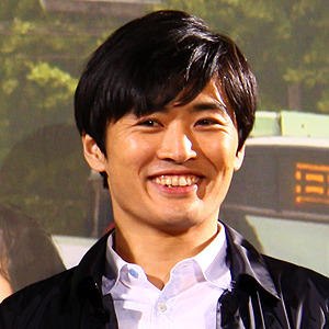 這樣也行！他換手吃飯，2個月鏟肉7公斤
