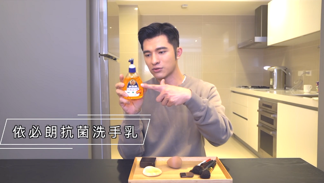 萬年不洗刷，臉會爛掉！快跟小凱老師學刷具清潔