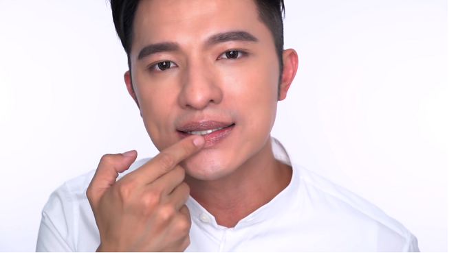 K1 - K1.png 唇妝要美的關鍵,就是唇部也要天天做這個!小凱老師秘招公開