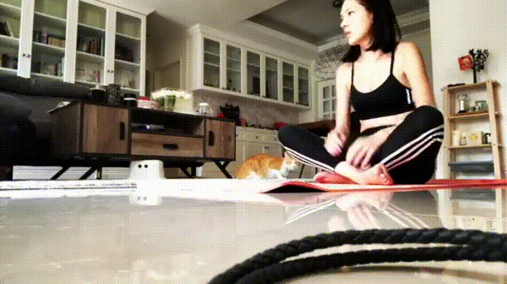 oskRSxm - Imgur - oskRSxm - Imgur.gif 許瑋甯的腹肌讓呸姊都來朝聖!不忌口「962」飲食法和運動清單請收下~
