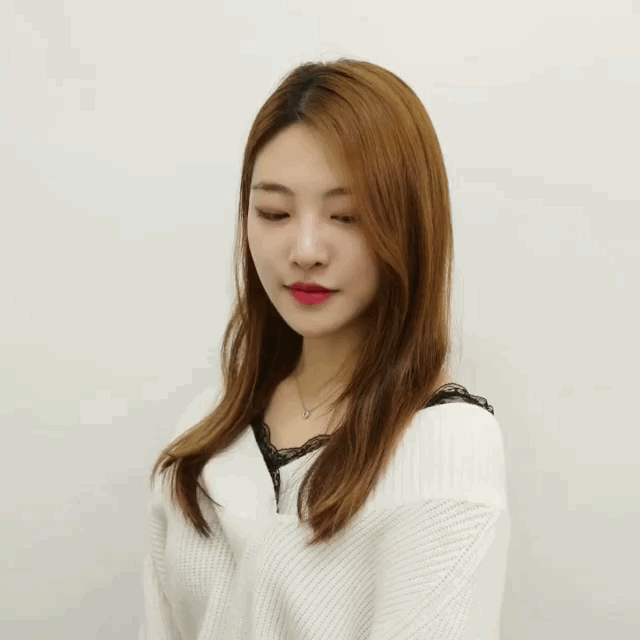 幫髮色換上新冬衣吧！韓妞都在染深栗色，太美太顯白啦
