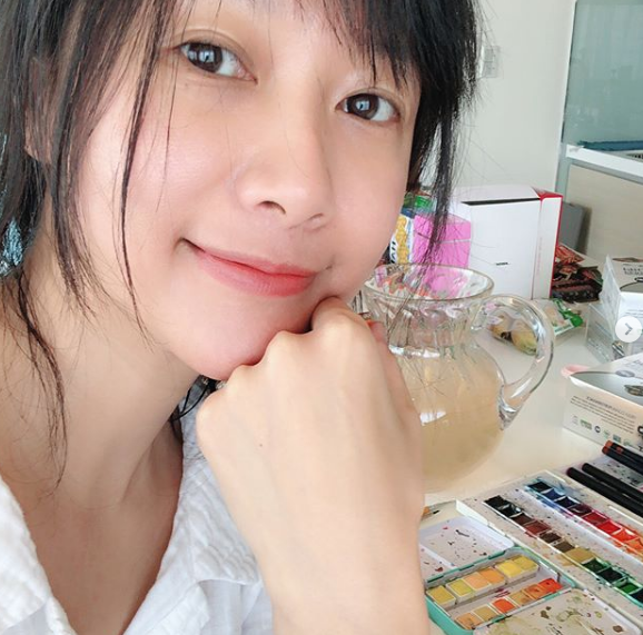 1. - 1..png 有這款天菜男友卻不婚,44歲徐靜蕾:我的幸福跟婚姻無關!
