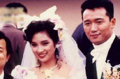結婚29年依舊恩愛4招！苗僑偉為57歲愛妻慶生，網友驚：這陣容連電視台慶都請不來