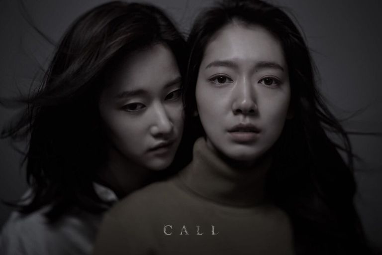 朴信惠最新驚悚電影《CALL》絕美海報釋出！仔細看卻令人毛骨悚然﹒﹒﹒