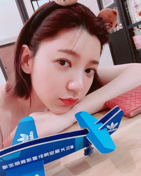 懶得化妝也好氣色不突兀！深扒女星許路兒、隋棠「素顏愛擦的唇膏」