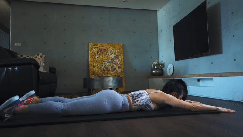 ezgif.com-video-to-gif6 - ezgif.com-video-to-gif6.gif 蜜桃臀養成術!6招超簡單居家小動作打造美尻微笑線