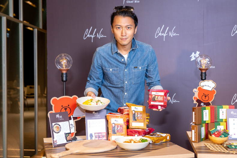 為天后女友下廚！謝霆鋒親口認：在家一定是我做飯，帥出新高度
