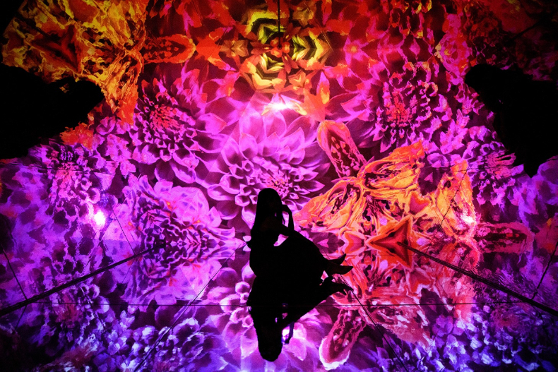 完全不輸國外！隨便拍都美到翻掉的萬花筒展，保證手機拍到沒電才甘願