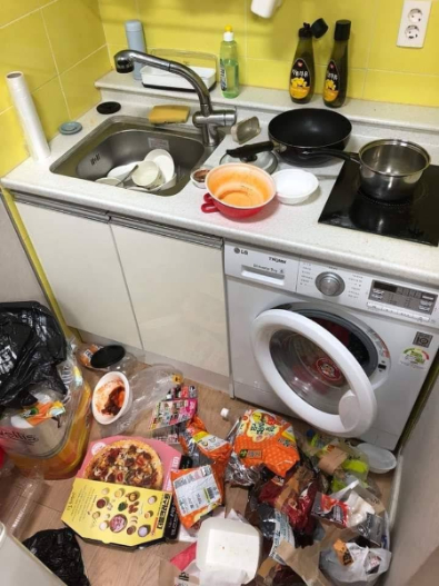 Tag房間最亂的她！韓國「最髒房間大賽」超可怕：垃圾山、衣服堆全都有